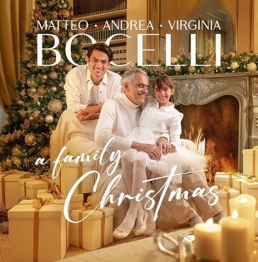 Andrea Bocelli e i figli Matteo e Virginia incontrano i fan