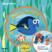 Gioca con Dory. Il libro bagnetto. Ediz. a colori. Con borsetta a rete. Con 4 figurine con ventosa