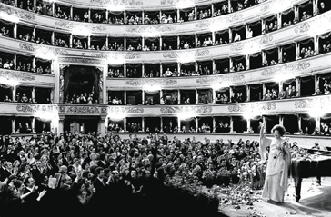 Renata Tebaldi, Teatro alla Scala, 1974 - Giorgio Lotti