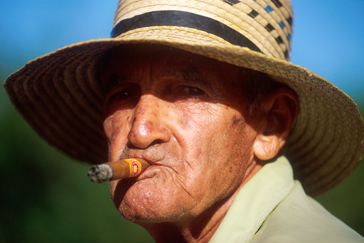 Fumatore di sigaro, Cuba anni novanta - Angelo Cozzi
